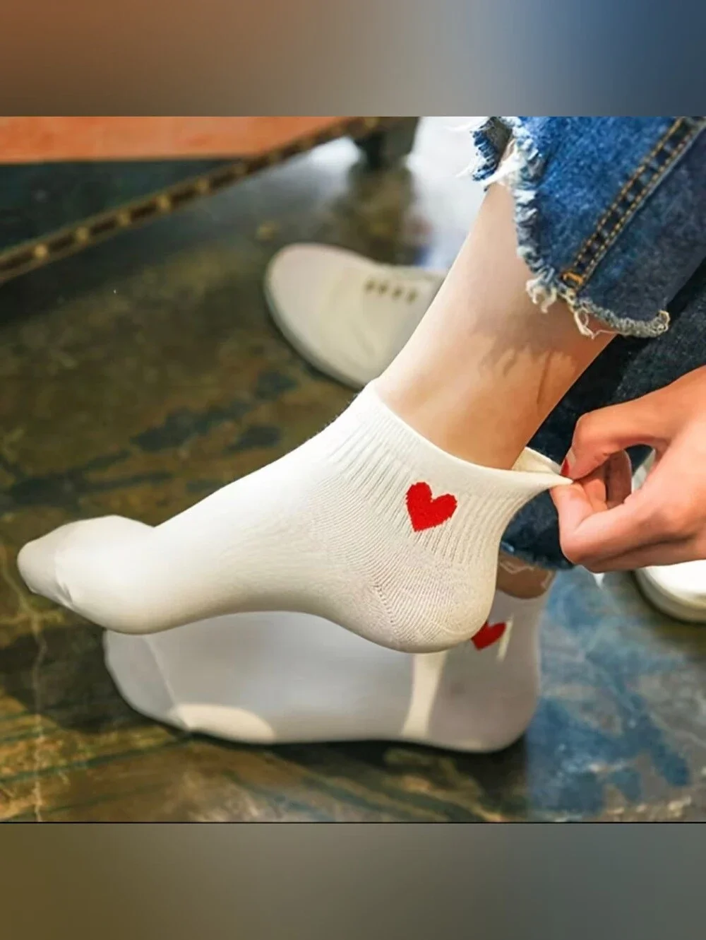 NWT 5 Pairs White Athletic Socks w/ Red Hearts on Cuff - Fits Womens Shoe Sz 5-8